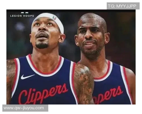 快船邓恩称赞保罗职业素养观察其比赛对自己成长助益良多 快船邓恩称赞保罗职业素养观察其比赛对自己成长助益良多