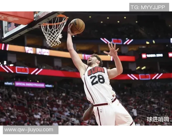 克尼佩尔半场表现惊艳6中4三分球3记轻松拿下11分2篮板1助攻 克尼佩尔半场表现惊艳6中4三分球3记轻松拿下11分2篮板1助攻