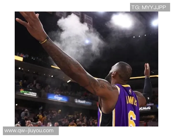 俄亥俄州立大学外接手致敬传奇詹姆斯迅速回应霸王步引发热议